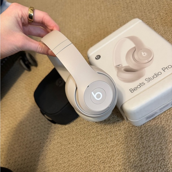 Beats Studio Pro - Picture 2 of 6